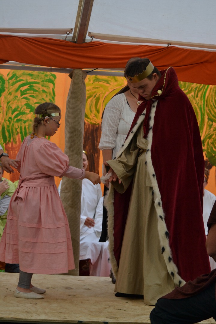 Kulturugen 2013. Opsætning af teaterstykket "De vilde svaner"